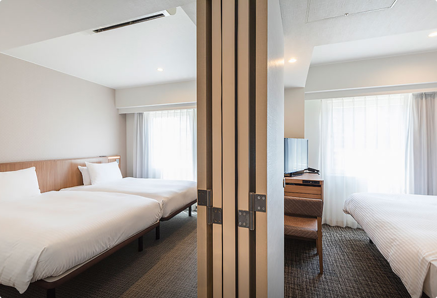 Connecting Room