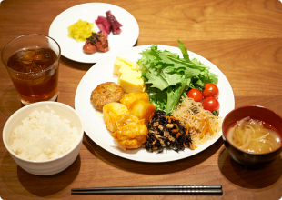 画像:盛り付け例(日替わり)